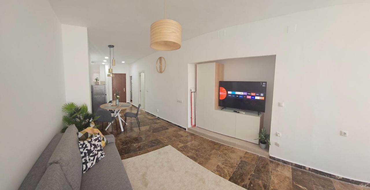 Tao City Center Apartment With Fee Wifi And Air Con By Namaste Elite Torremolinos Buitenkant foto