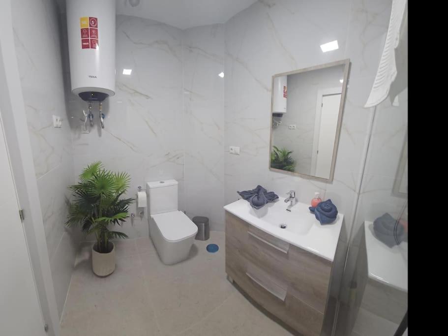 Tao City Center Apartment With Fee Wifi And Air Con By Namaste Elite Torremolinos Buitenkant foto