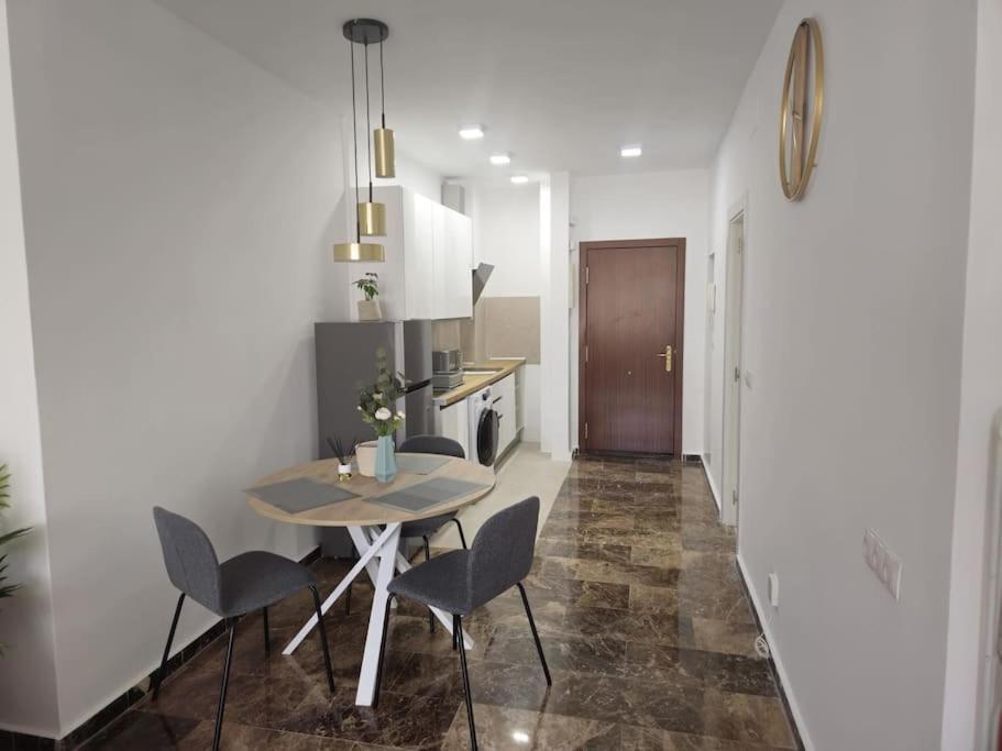 Tao City Center Apartment With Fee Wifi And Air Con By Namaste Elite Torremolinos Buitenkant foto