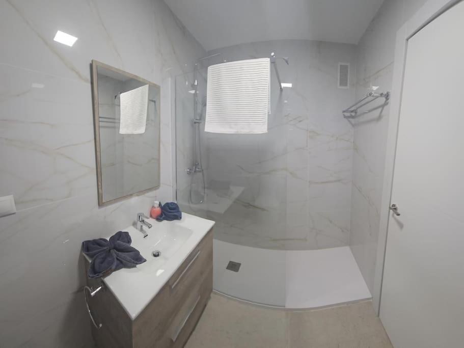 Tao City Center Apartment With Fee Wifi And Air Con By Namaste Elite Torremolinos Buitenkant foto